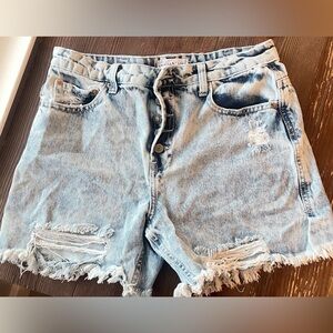 Vanilla Star Distressed Shorts Light Wash